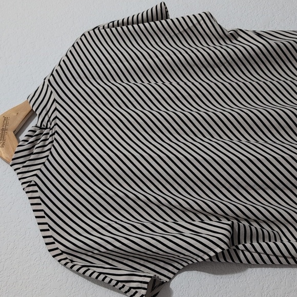 H&M Blouse Striped V-neck Cap Sleeve Work Professional Cream Black Size Large - Picture 5 of 7